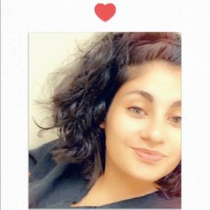 Meet your Posher, Danielle